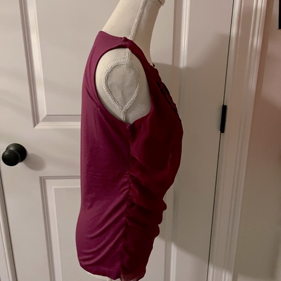 Women’s New York & Company sleeveless blouse. Size small - Picture 3 of 6